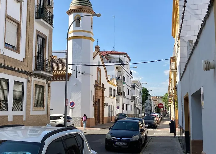 Acogedor Apartamento En Semisotano Con Patio Y Cerca De La Plaza De Espana